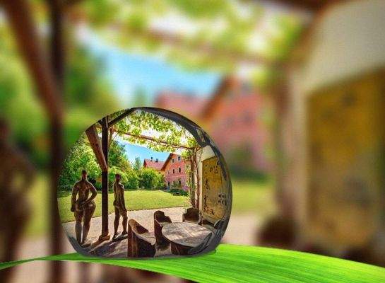 Freisitz Werkstatt mit Blick zum Haupthaus