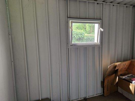 Abstellkammer in der Garage