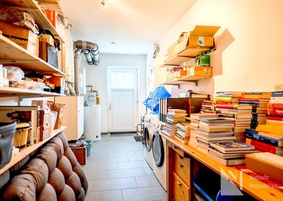 Hauswirtschaftsraum mit Ausgang