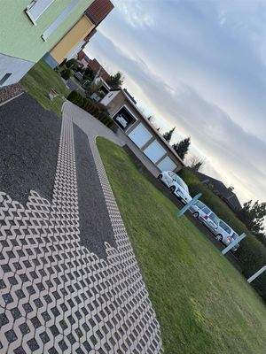 Zufahrt zu Garagen Stellplätz
