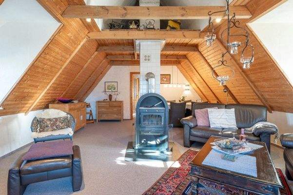 Wohnbereich mit Kamin.jpg