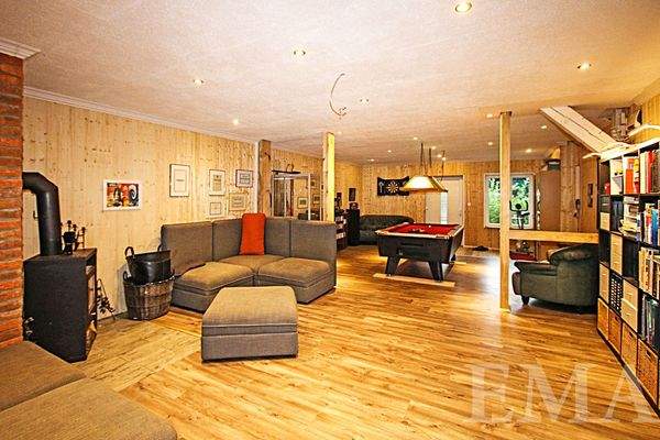 großes Hobby Zimmer