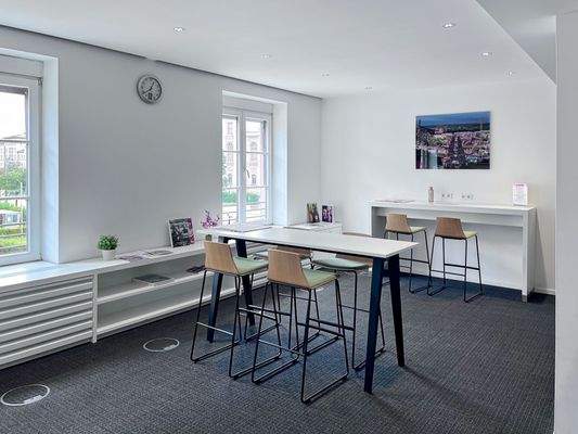 Business-Lounge  1.jpg