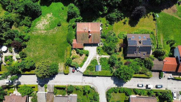 Haus befindet sich Mittig