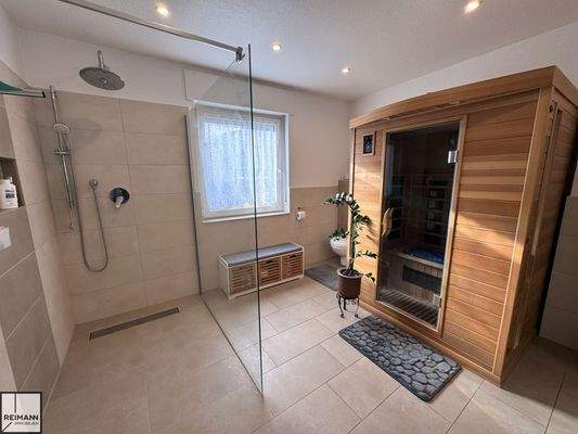 Tageslichtbad Erdgeschoss