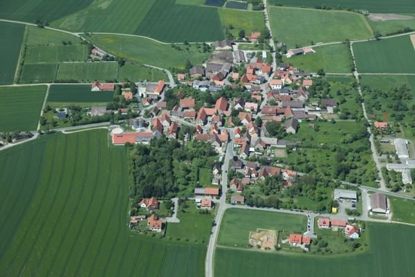 Luftbild_Adelshofen (1).jpg