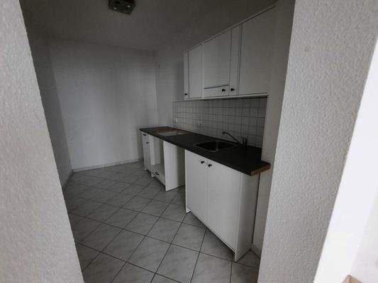 K1024_Küche mit Einbaumöbel ohne Geräte