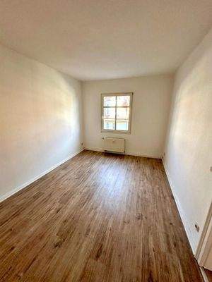 2. Kinder- Arbeits- oder Ankleidezimmer