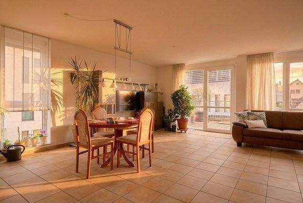 viele Fensterfronten