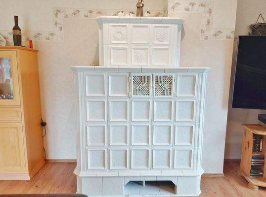 Kachelofen im Wohnzimmer