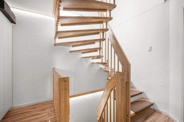 Treppe zum Spitzboden 