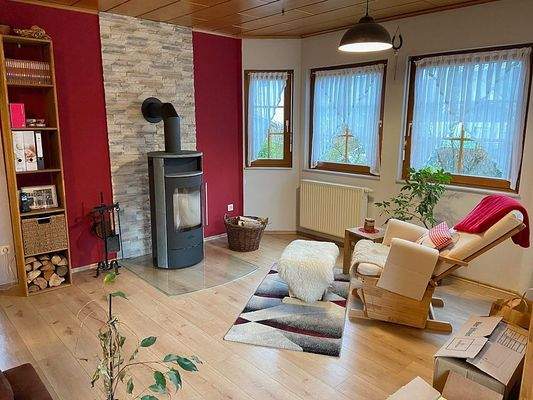 Wohn-/Esszimmer mit Kaminofen