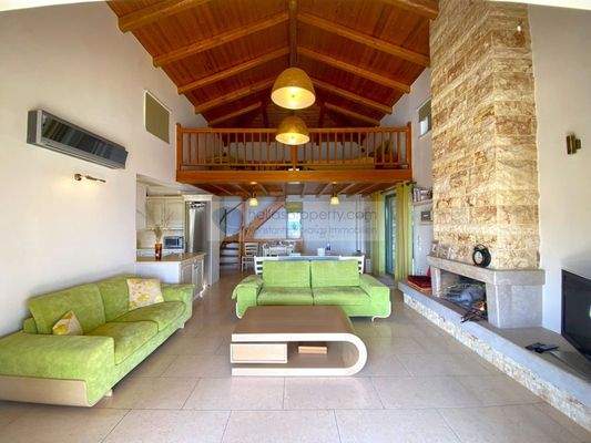 img_5cf70c43-b409-4c07-94e7-6605b27f5261