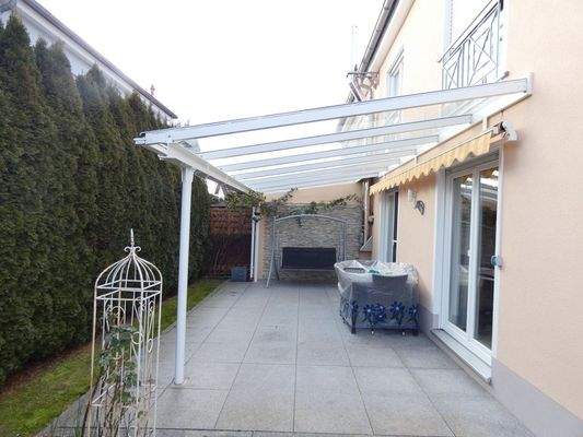 überdachte Terrasse