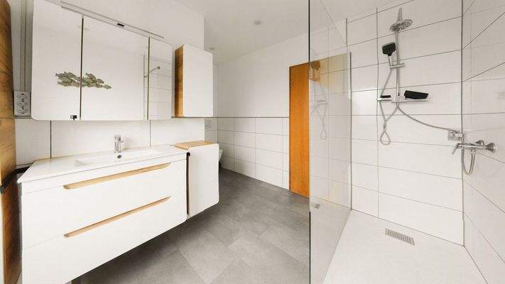 Badezimmer EG Wohnnung