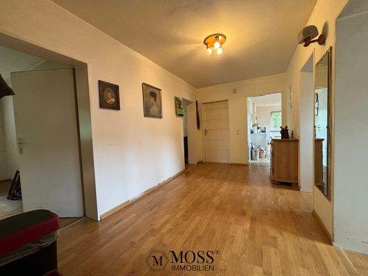 Flur im EG mit Echtholzparkett