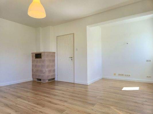 Main house 1st floor: Room (living area)