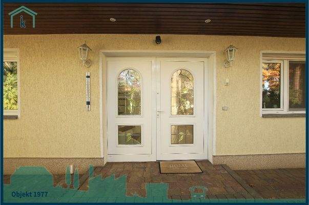 1977 Hauseingang.jpg