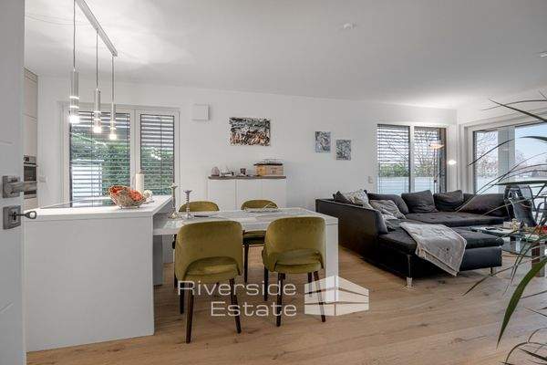 offener Wohn- und Essbereich 