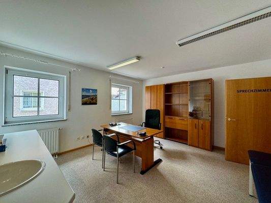 9 Sprechzimmerzimmer