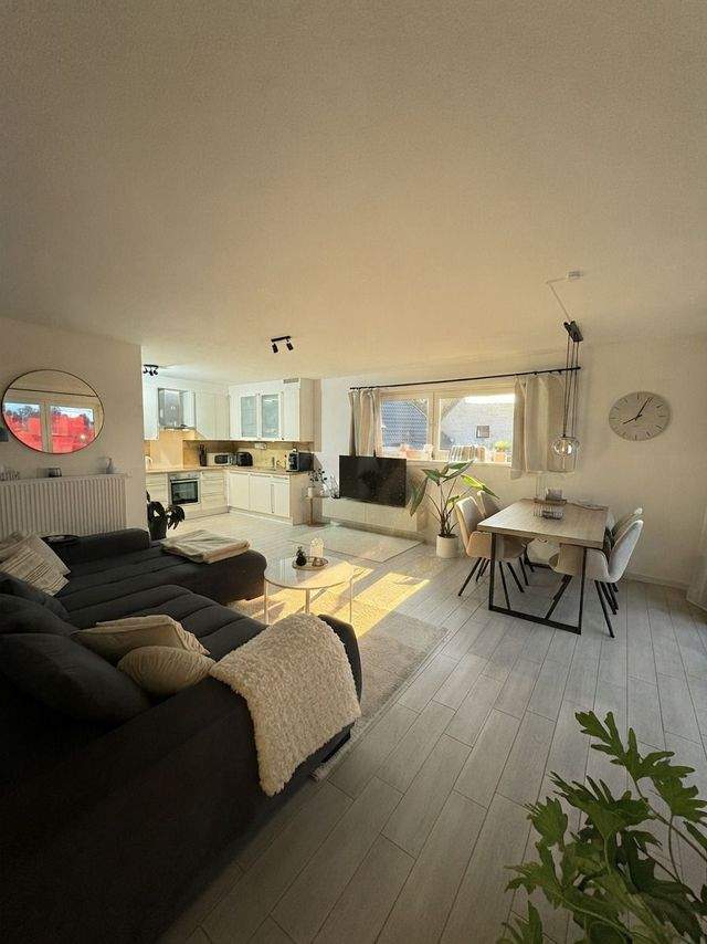 Lingen-CITY: Moderne 3-Zi. Penthouse Wohnung, 114 m² Wfl., EBK, Balkon & PKW-Stellplatz - Foto 2