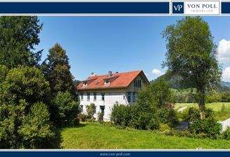 Außenansicht mit Logo