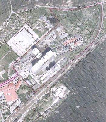 Grundstück, grob rot umrandet