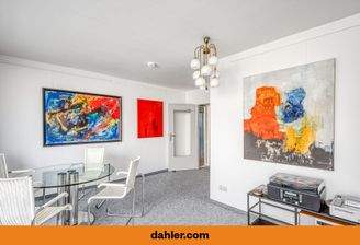 Wohnbereich mit Zugang zur Terrasse