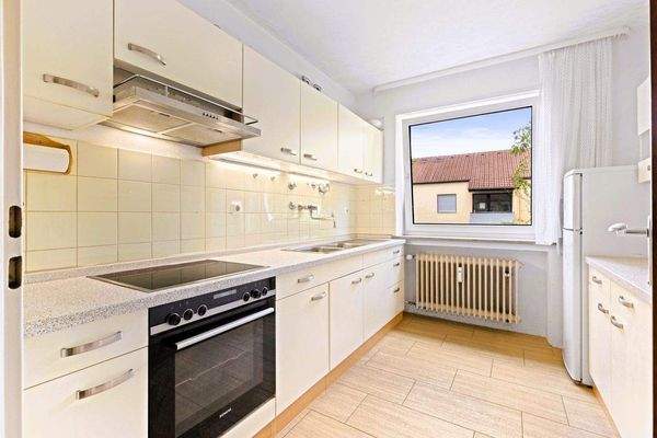 Küche mit moderner EBK