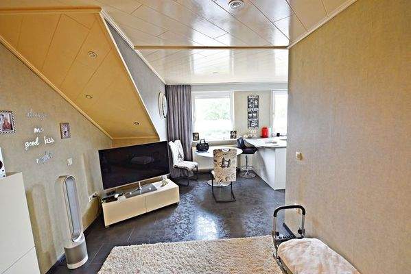 Wohnen-/ Esszimmer im Dachgeschoss