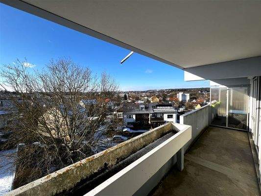 großer Balkon nach Westen