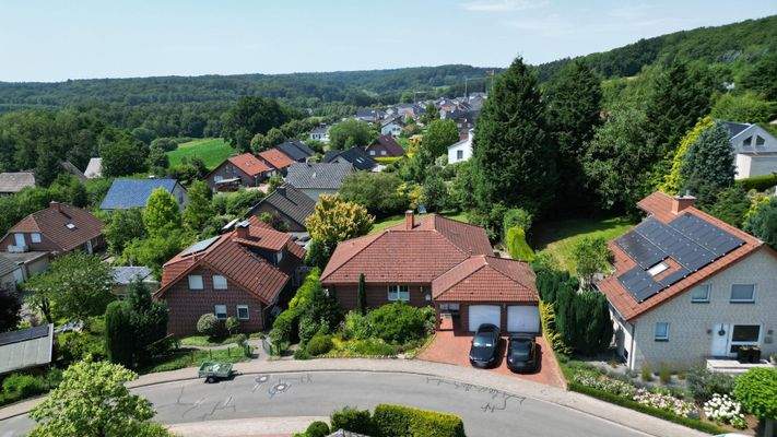 Frontansicht  mit Umgebung