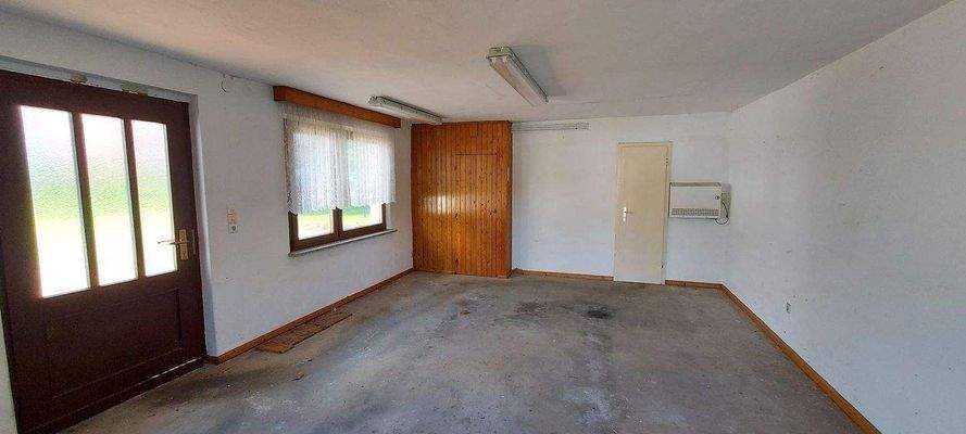 Nebengebäude Garage