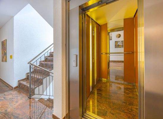 Aufzug direkt in die Whg