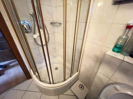 Wannenbad und Dusche OG-Bad