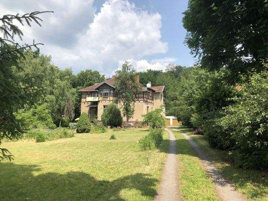 Villa & mit großem Garten