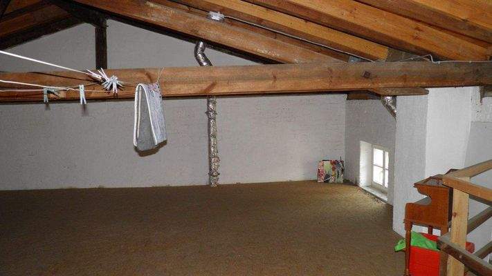 Geräumiger Dachboden / Trockenboden