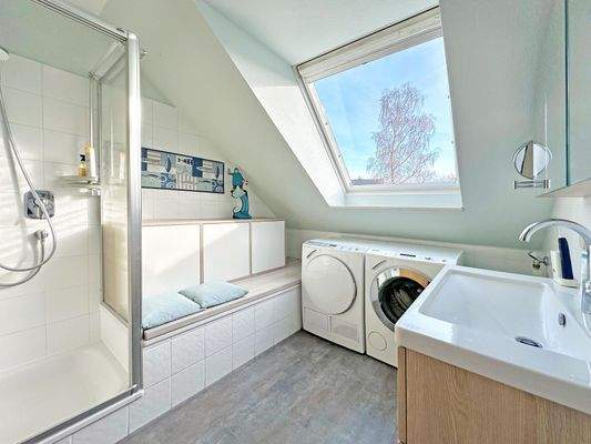 Badezimmer im Dachgeschoss