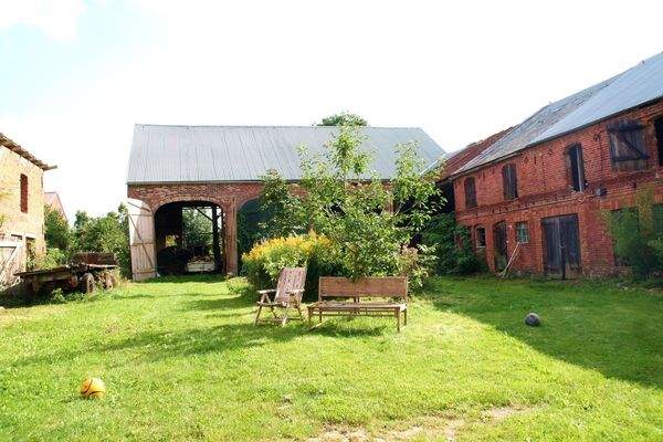 Blick in den Vierseitenhof - 2