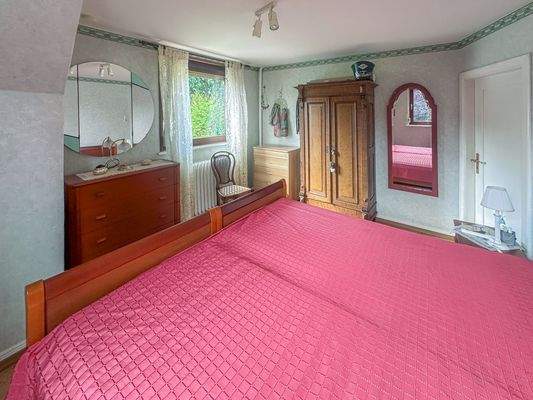 Schlafzimmer 1