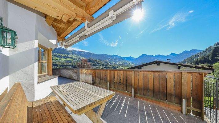 KITZIMMO-Exklusives Landhaus in traumhafter & unverbaubarer Aussichtslage - Immobilien Kitzbühel.