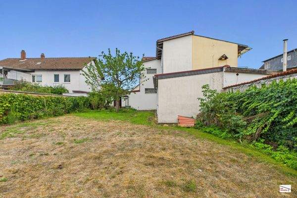 Garten und Hausansicht