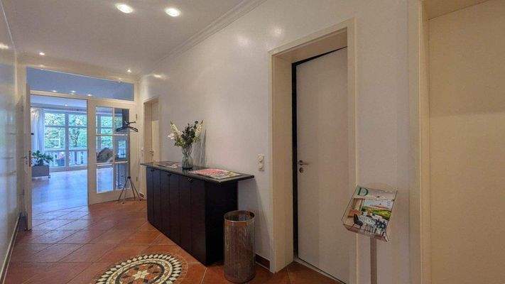 Geräumiger Eingangsbereich