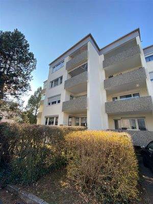 ... mit den überdachten Balkone