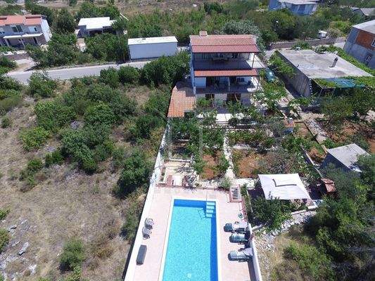 Apartmenthaus m viel Potenzial