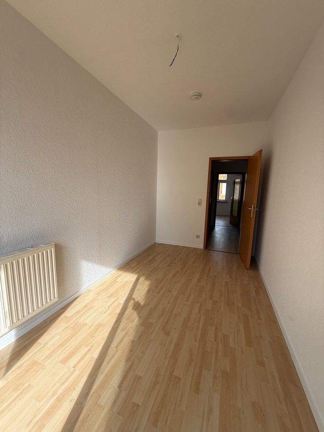 Renovierte 2 Raum Wohnung in Zwickau mit Balkon ab sofort zu vermieten - Foto 1