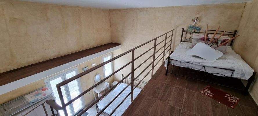 Kreta, Skalani: Gebäude mit 2 Wohnungen in toller Lage zu verkaufen