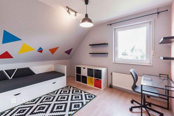 1.OG Schlafzimmer 1 - (KI generiert)