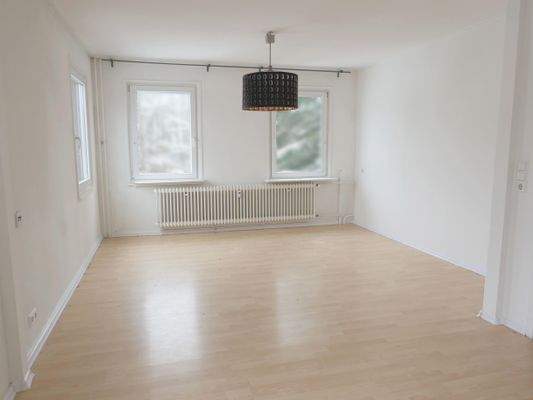 großzügiges Wohnzimmer