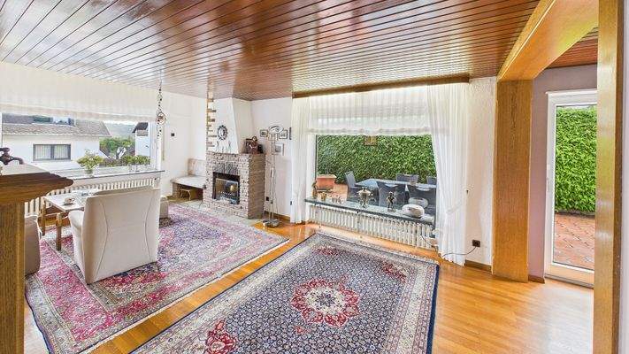 CAM01984G0-PR0521-STILL009